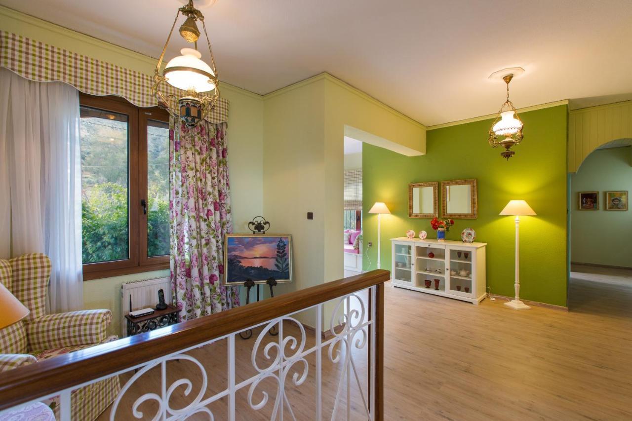 Beachfront Family Villa Katerina With Private Pool, Playground, Bbq & Amazing Sea Views! Petres  Eksteriør billede