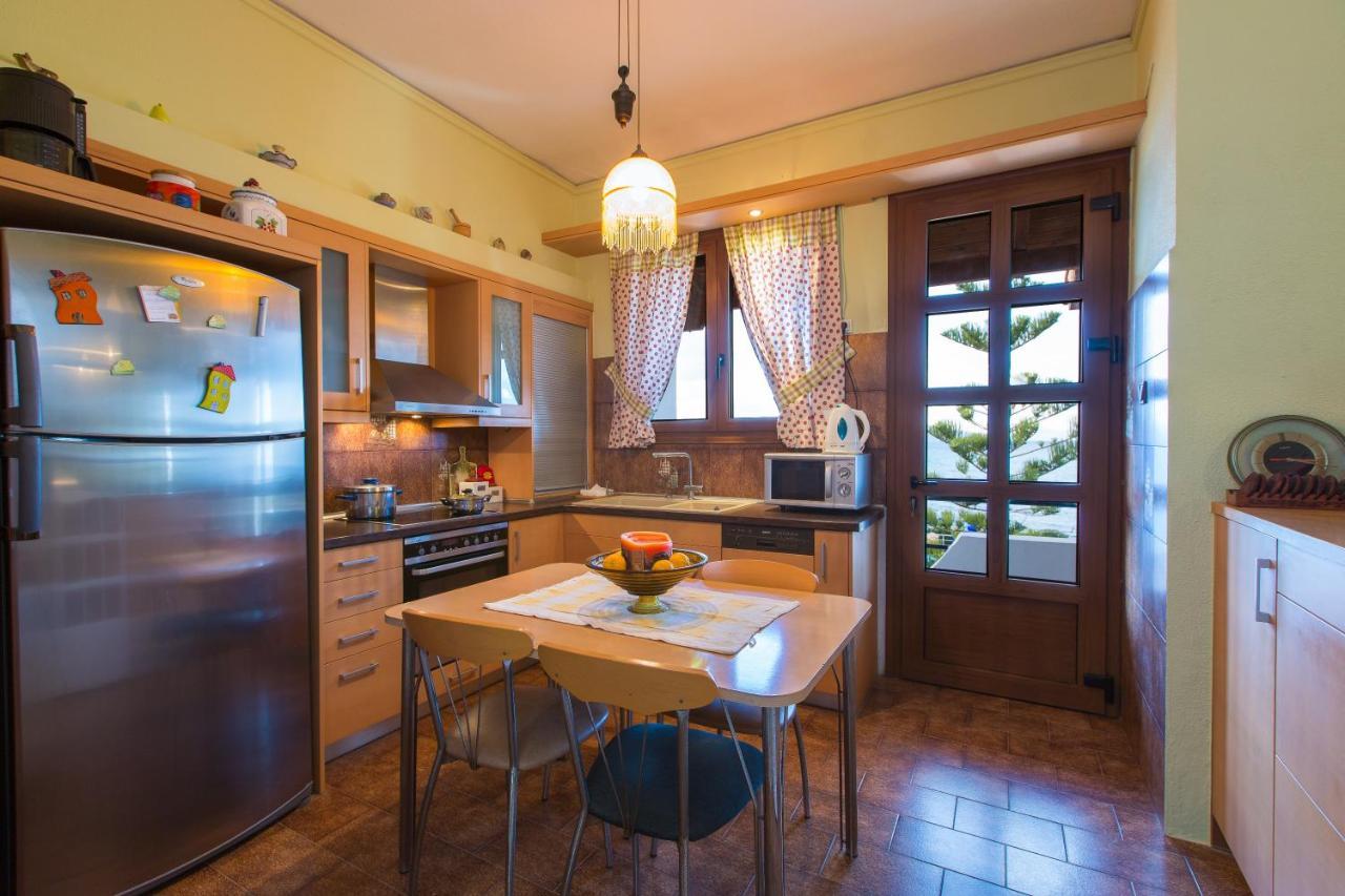 Beachfront Family Villa Katerina With Private Pool, Playground, Bbq & Amazing Sea Views! Petres  Eksteriør billede