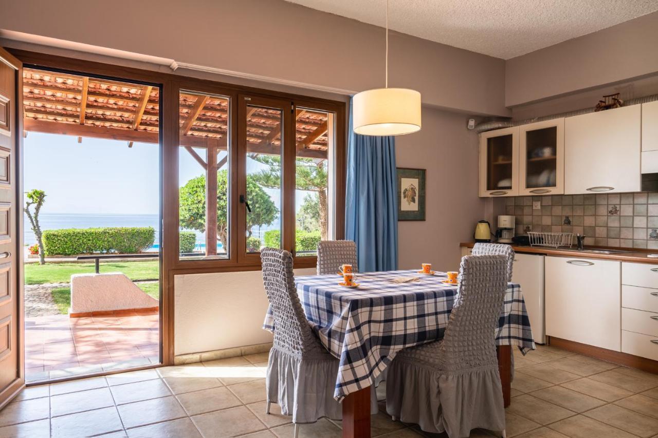 Beachfront Family Villa Katerina With Private Pool, Playground, Bbq & Amazing Sea Views! Petres  Eksteriør billede
