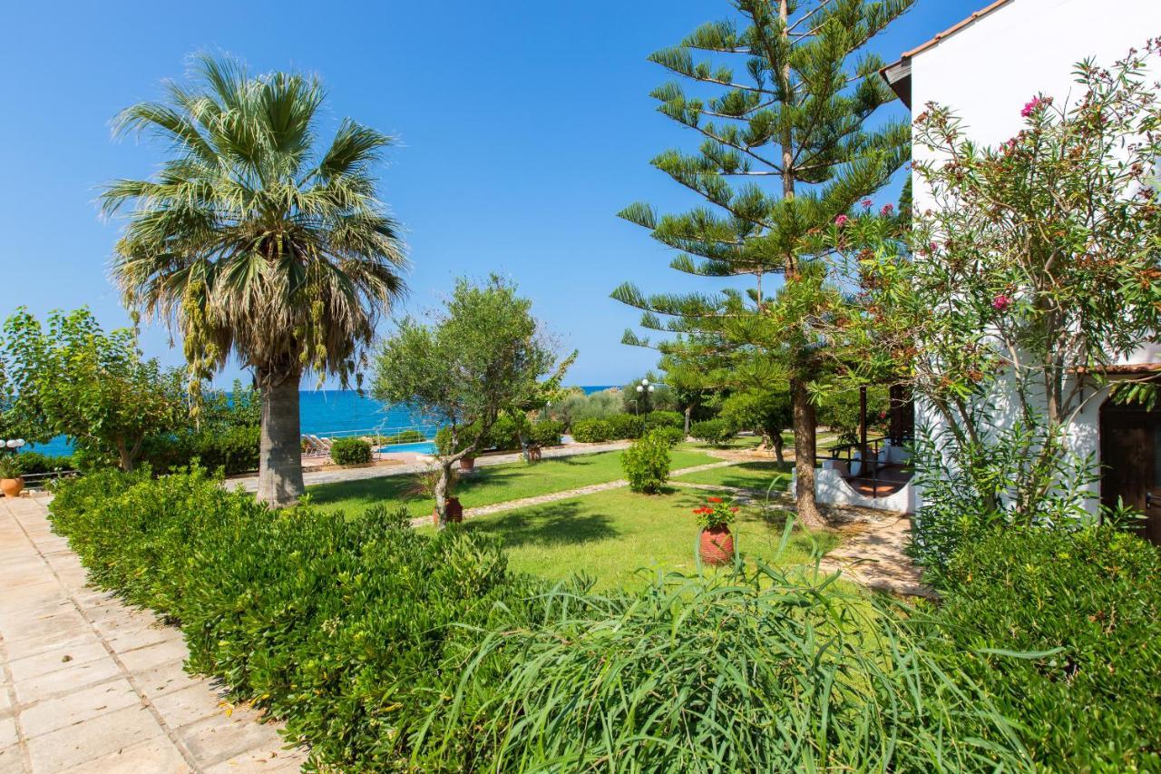 Beachfront Family Villa Katerina With Private Pool, Playground, Bbq & Amazing Sea Views! Petres  Eksteriør billede