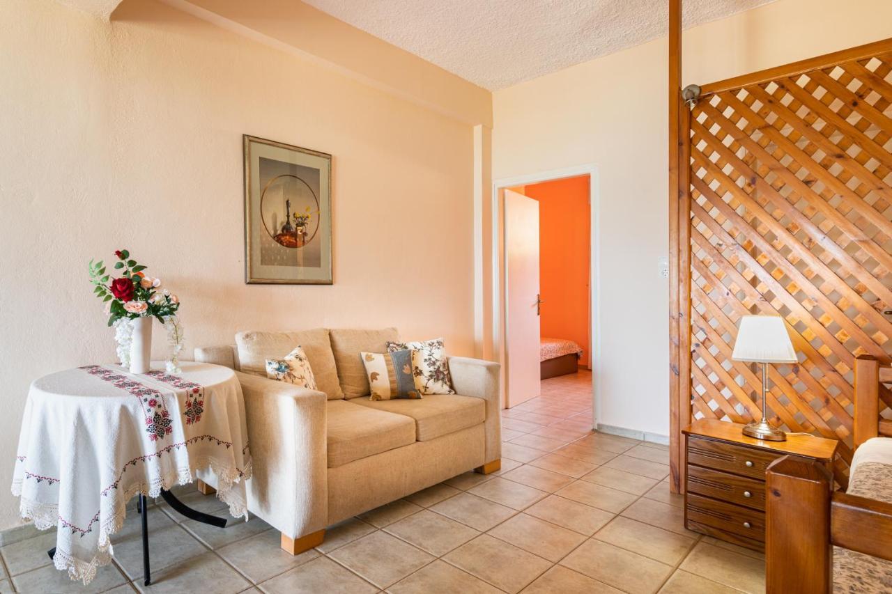 Beachfront Family Villa Katerina With Private Pool, Playground, Bbq & Amazing Sea Views! Petres  Eksteriør billede