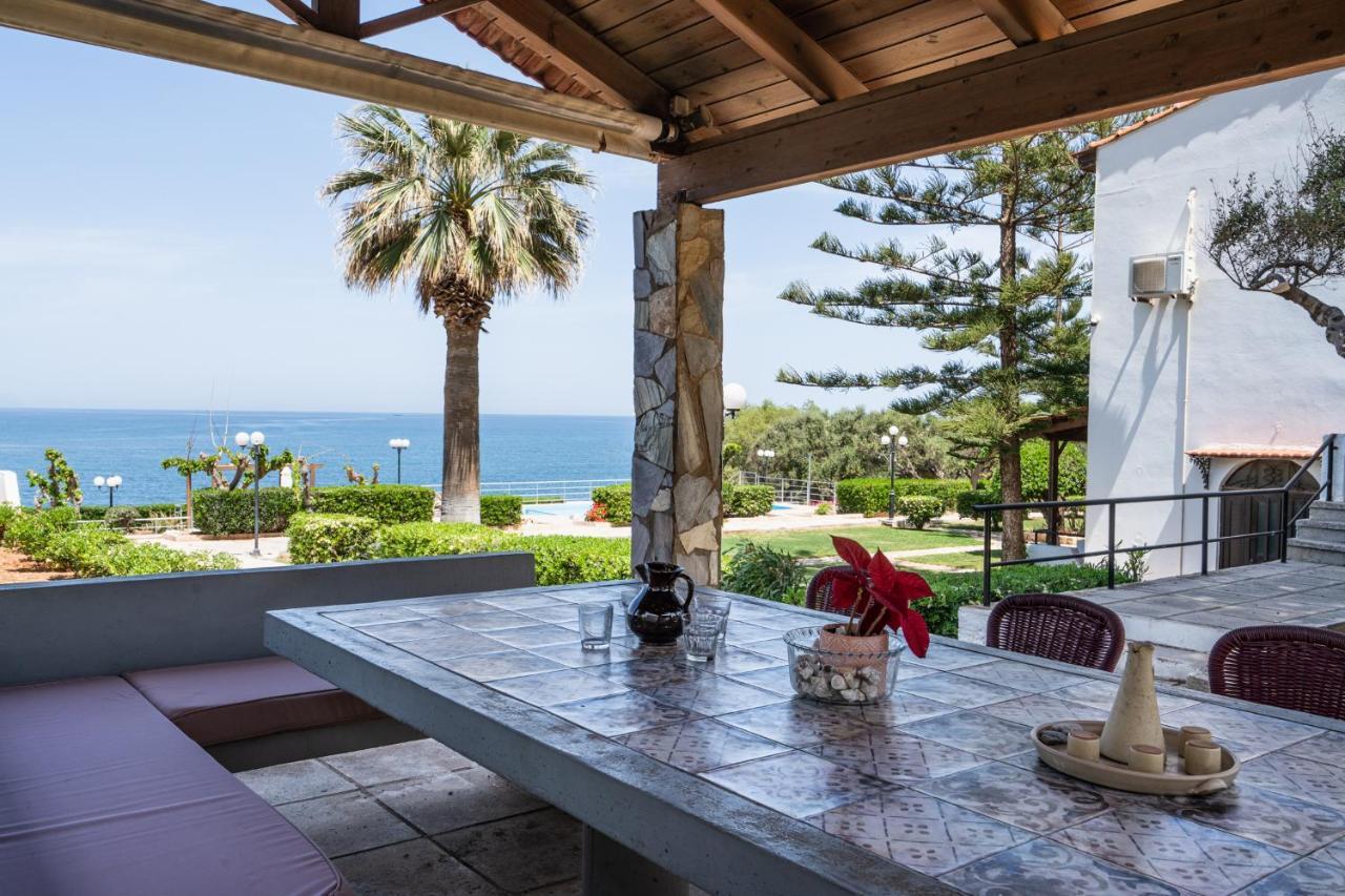 Beachfront Family Villa Katerina With Private Pool, Playground, Bbq & Amazing Sea Views! Petres  Eksteriør billede